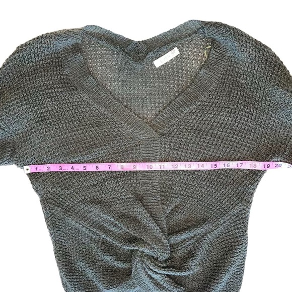 Ever B Green Sage Knit Fall V Neck Lightweight Knotted Sweater NWOT - Picture 9 of 9